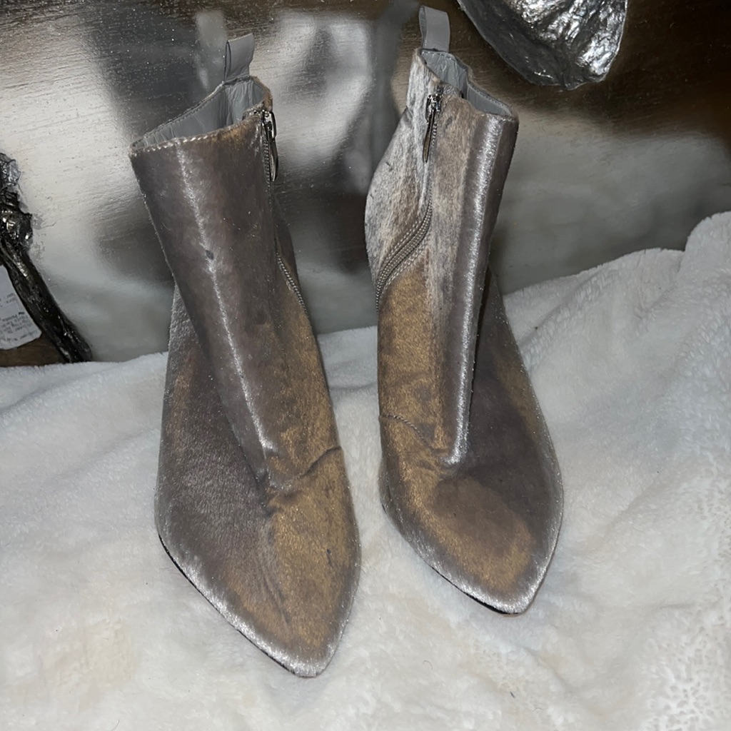 Pure Navy Brand Silver  Gray Booties